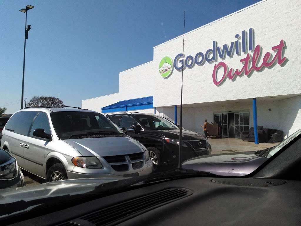 Goodwill Outlet Store | 6650 W Washington St, Indianapolis, IN 46241 | Phone: (317) 481-9355