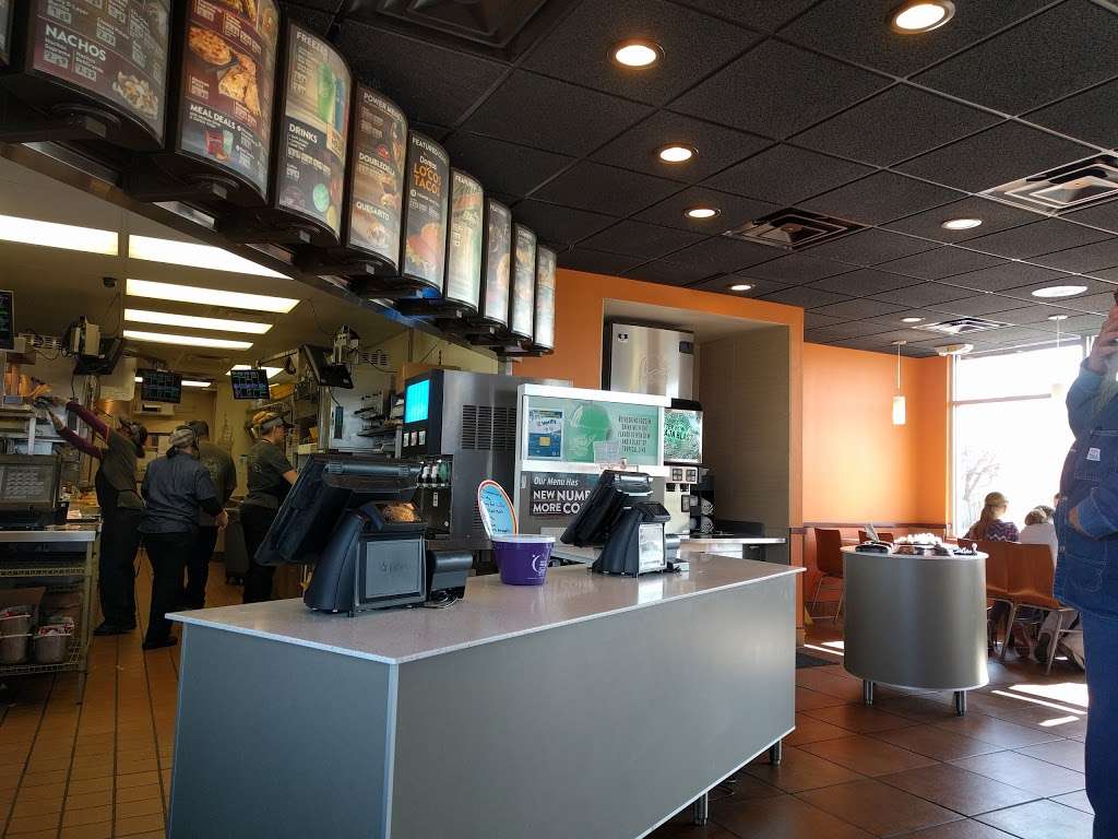 Taco Bell | 2618 Pendleton Ave, Anderson, IN 46012, USA | Phone: (765) 683-0121