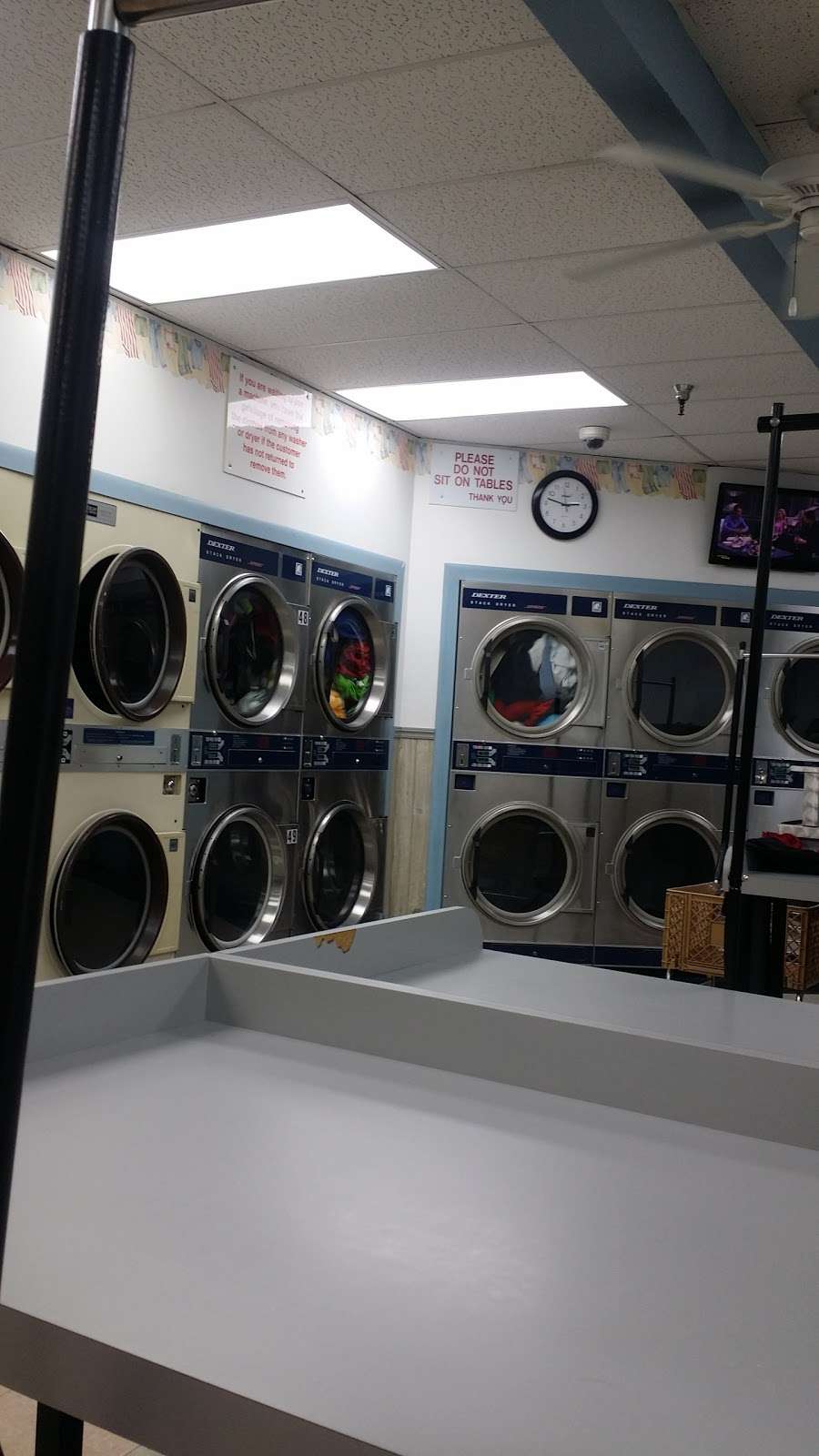 Vip Coin Laundry | 16657 80th Ave, Tinley Park, IL 60477, USA | Phone: (708) 429-5016