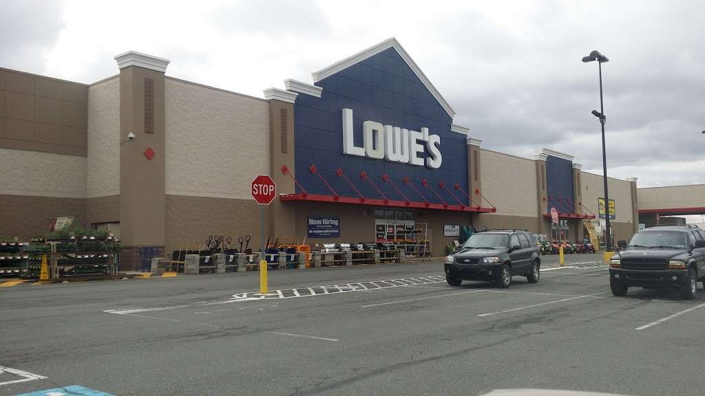 Lowes Home Improvement | 340 Crossings Blvd, Elverson, PA 19520, USA | Phone: (610) 913-3100