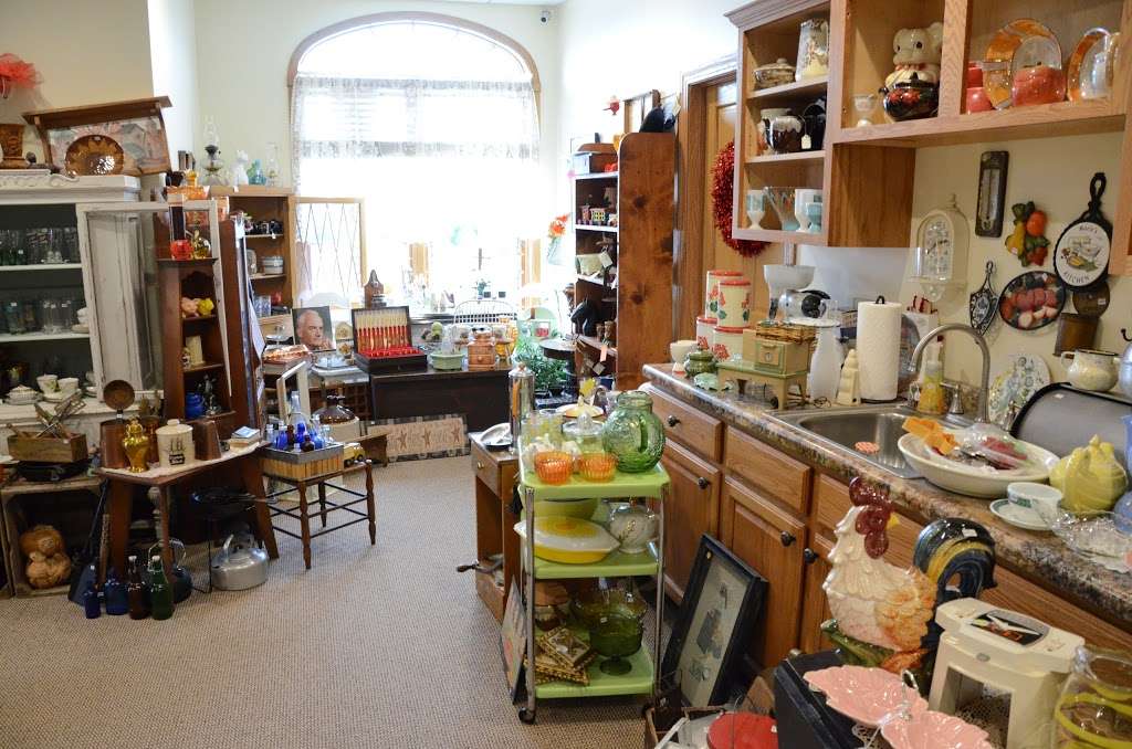 Antiques On Main | 1346 Main St, Crete, IL 60417 | Phone: (708) 672-2089