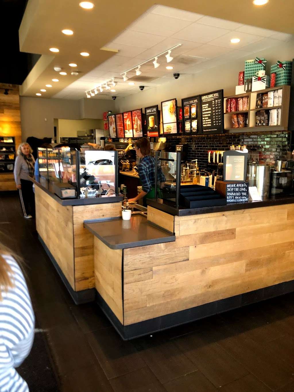 Starbucks | 905 Orpheus Ave #103, Encinitas, CA 92024, USA | Phone: (760) 436-1125