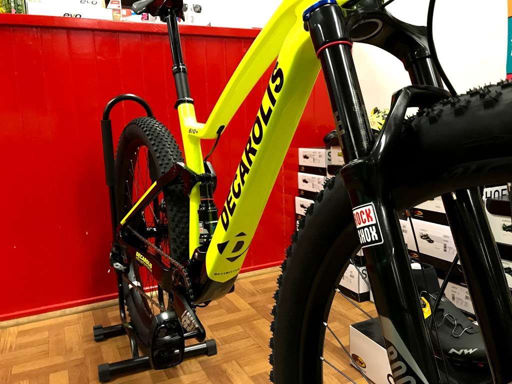 Decarolis Brothers Cyclists | 2302 Turnpike St SUITE 101, North Andover, MA 01845, USA | Phone: (978) 208-7931