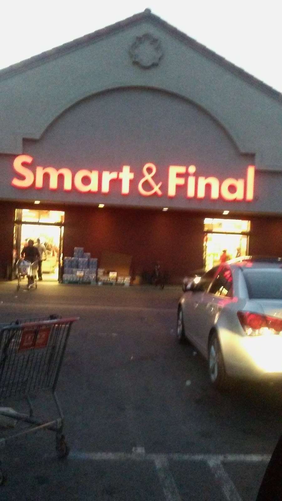 Smart & Final | 3607 S Vermont Ave, Los Angeles, CA 90007, USA | Phone: (323) 733-5875