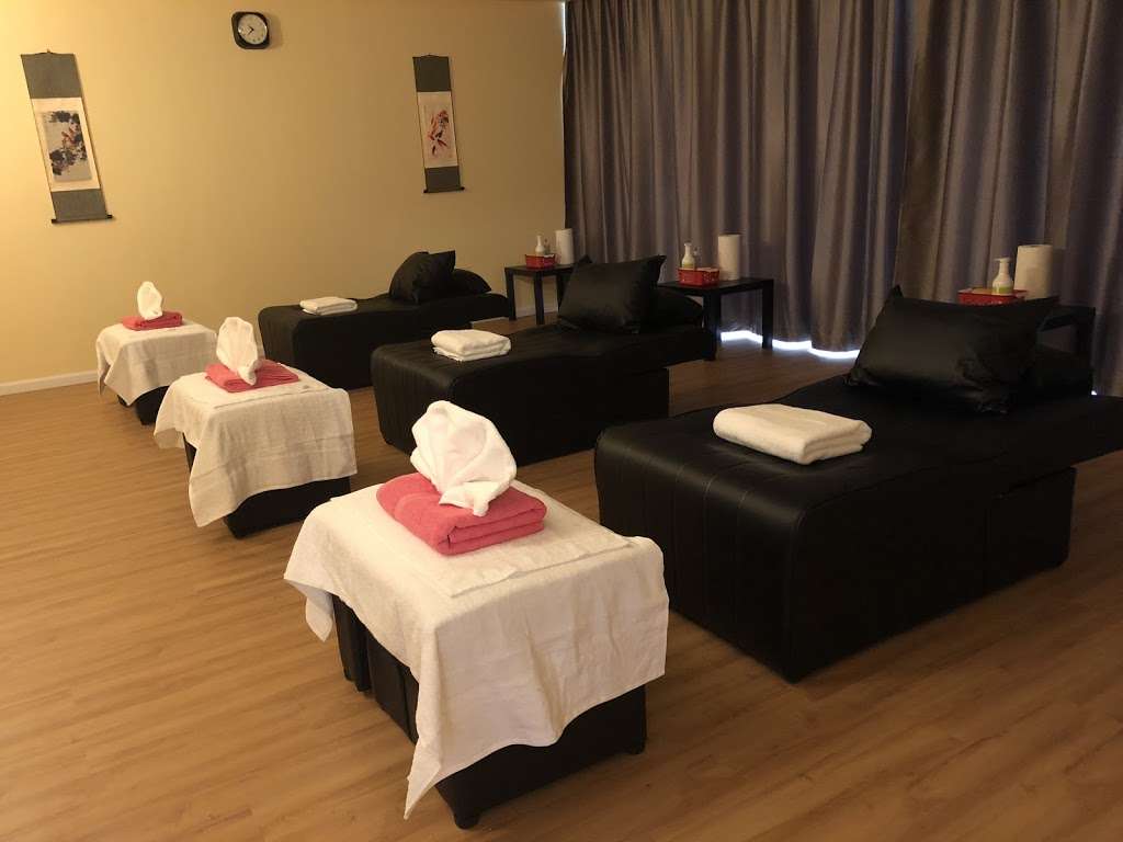 SUNNY FOOT SPA | 837 S Westmore-Meyers Rd #13, Lombard, IL 60148, USA | Phone: (630) 613-9459