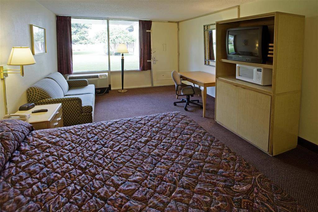 Americas Best Value Inn Norfolk Airport Area | 5725 Northampton Blvd, Virginia Beach, VA 23455, USA | Phone: (757) 464-9351