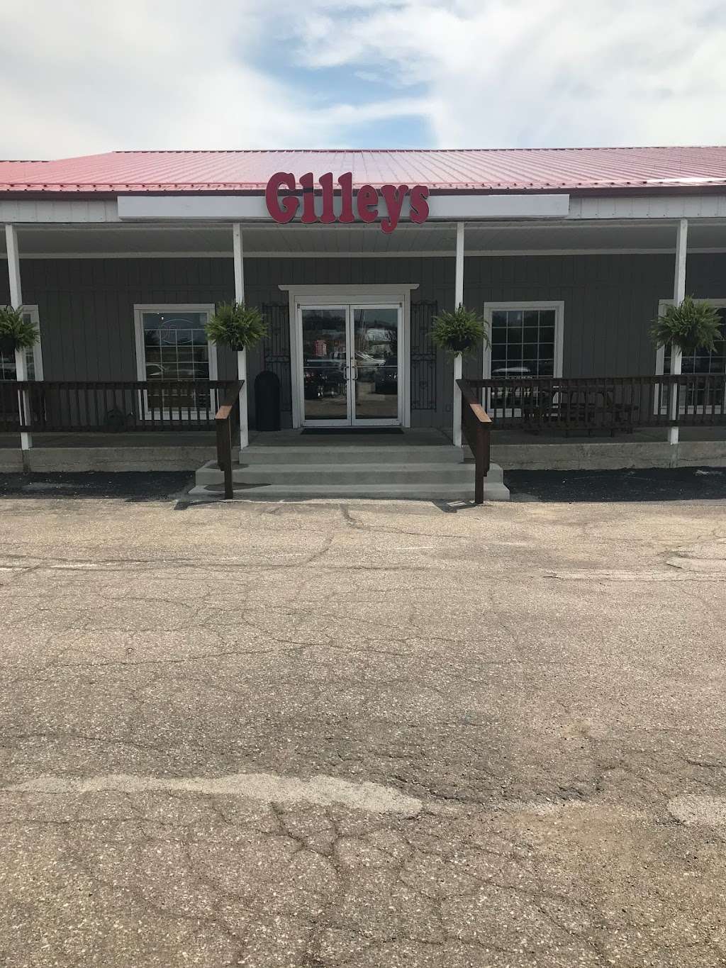 Gilleys Antique & Decorator Mall | 5789 US-40, Plainfield, IN 46168 | Phone: (317) 839-8779