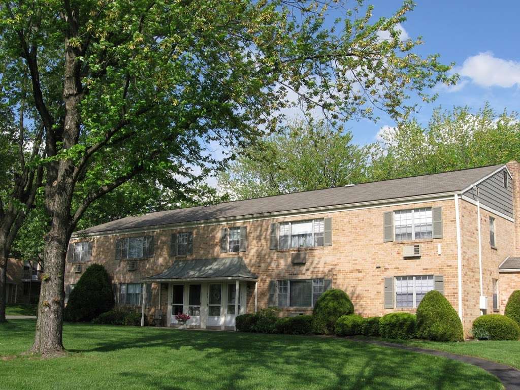 Woodland Plaza Apartments | 1701 State Hill Rd L-8, Wyomissing, PA 19610, USA | Phone: (610) 373-5963