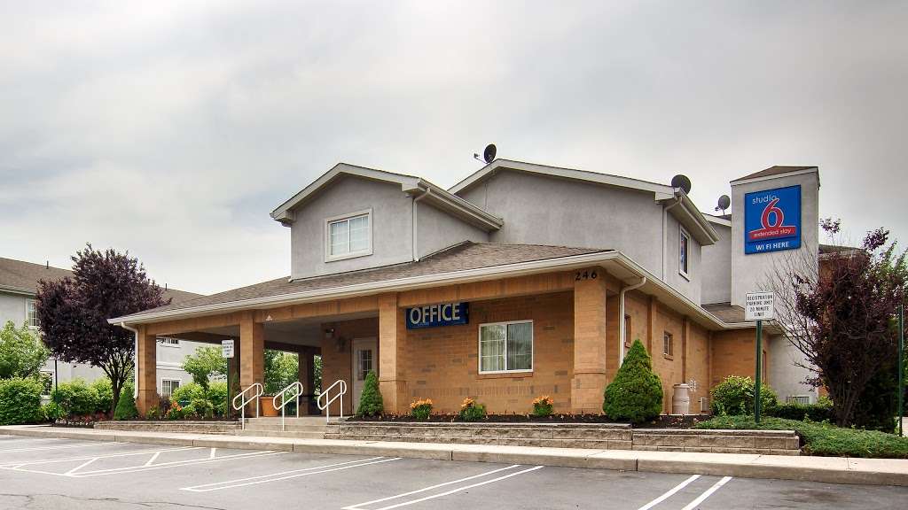 Motel 6 East Brunswick | 244 NJ-18, East Brunswick, NJ 08816 | Phone: (732) 390-4545