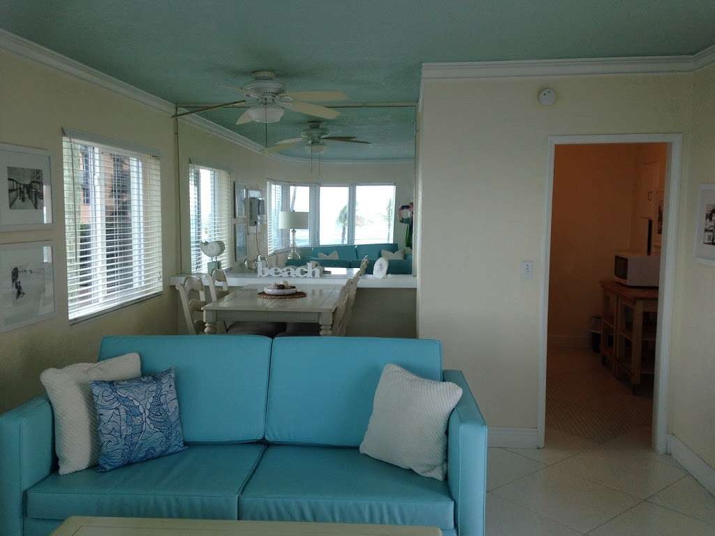 Walkabout Beach Resort | 2500 N Surf Rd, Hollywood, FL 33019, USA | Phone: (954) 272-6000