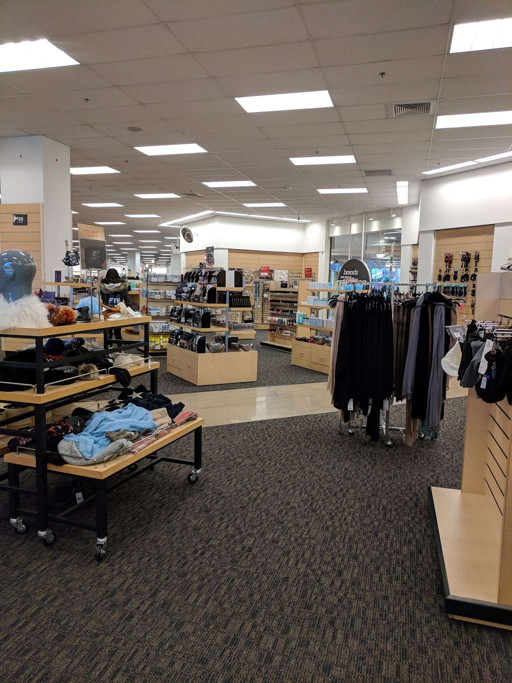 Nordstrom Rack Willow Grove Park | 2500 W Moreland Rd, Willow Grove, PA 19090, USA | Phone: (215) 449-3777