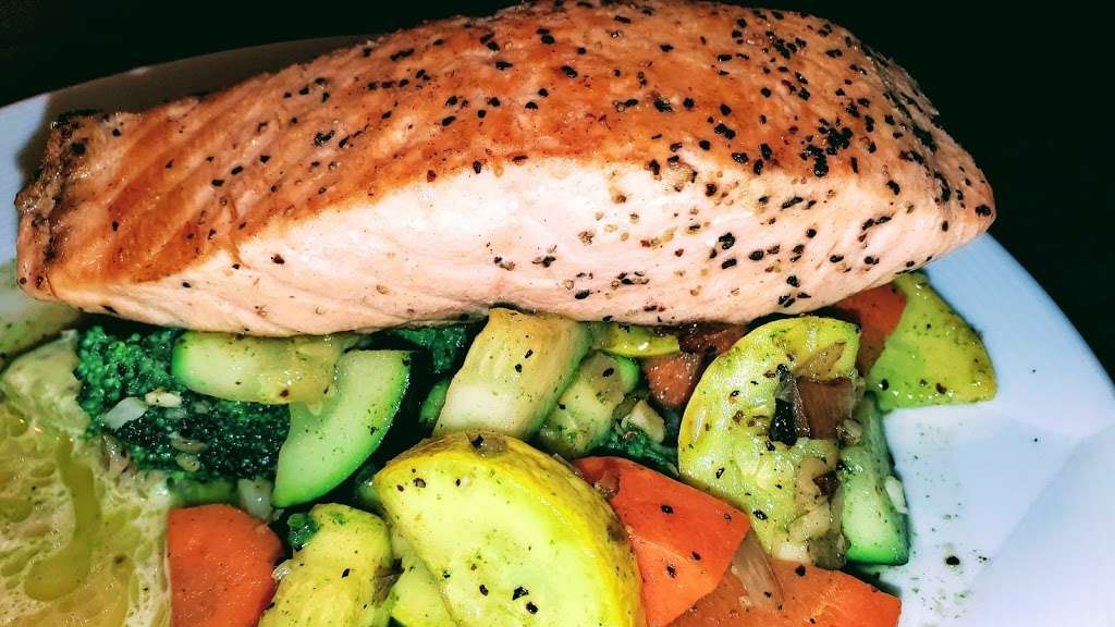 Stonehouse Bar & Grill | 6001 La Madrona Dr, Santa Cruz, CA 95060, USA | Phone: (831) 440-1000