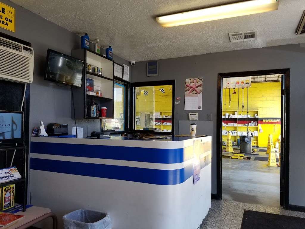 10 Minute Oil Change | 11330 S Wilcrest Dr, Houston, TX 77099 | Phone: (281) 498-0659