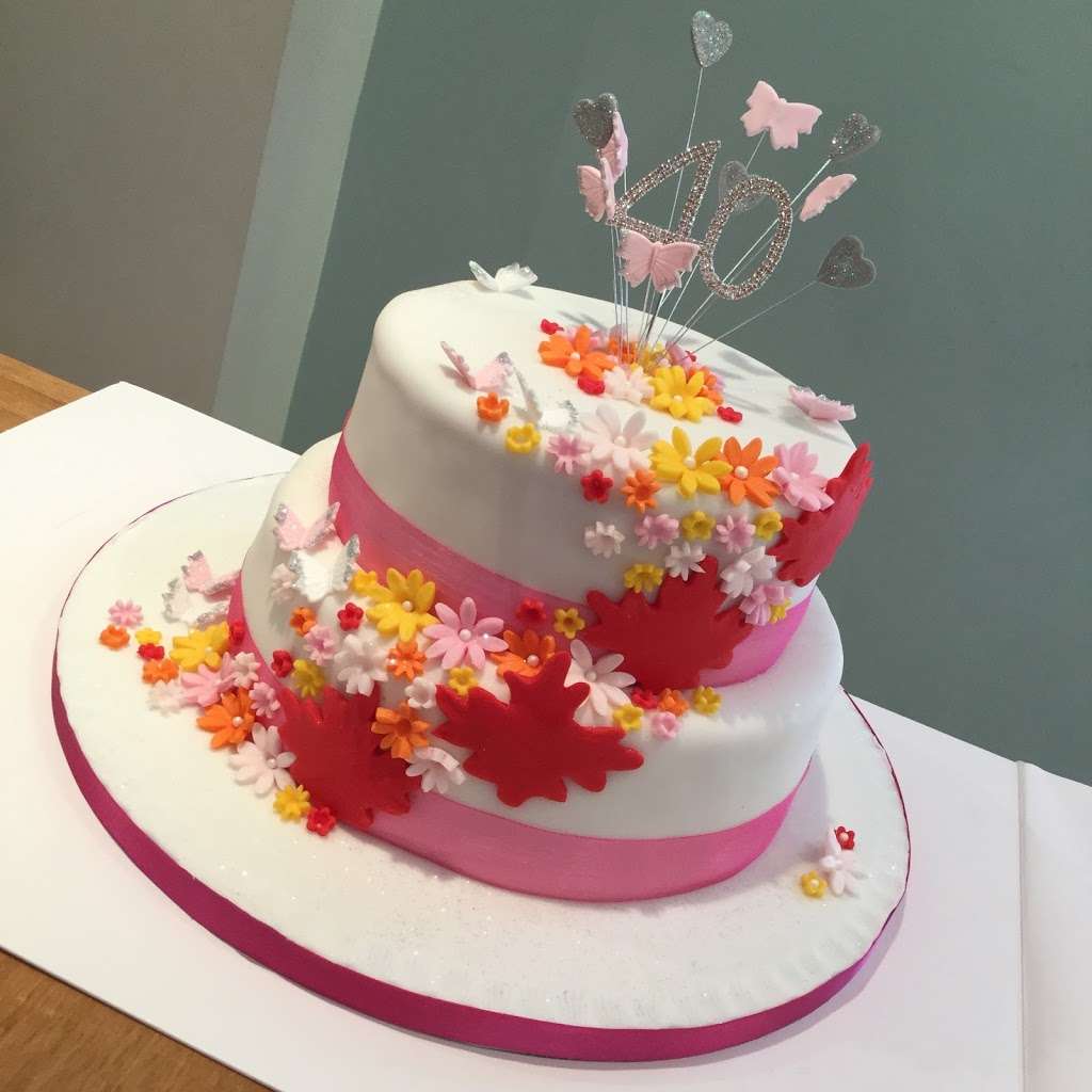 The Cake Lady of Shenfield | 18 Coombe Rise, Brentwood CM15 8JJ, UK | Phone: 07970 065509