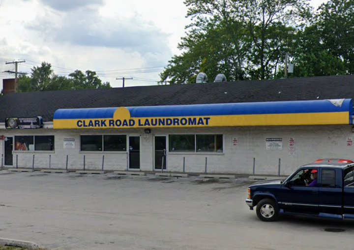 Clark Road Laundromat | 444-460 Clark Rd, Gary, IN 46406, USA | Phone: (219) 939-7303