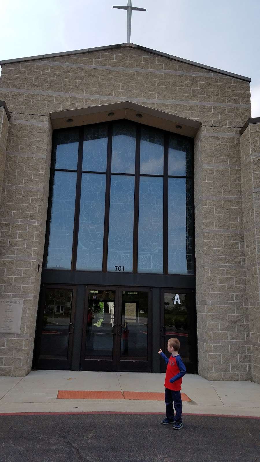 Our Lady of Mercy Catholic Church | 701 S Eola Rd, Aurora, IL 60504 | Phone: (630) 851-3444