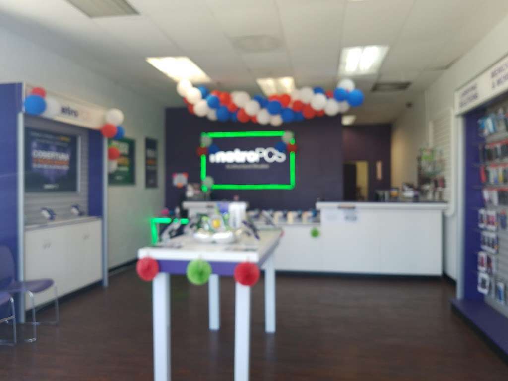 Metro by T-Mobile | 7550 Tampa Ave Ste A, Reseda, CA 91335 | Phone: (888) 863-8768
