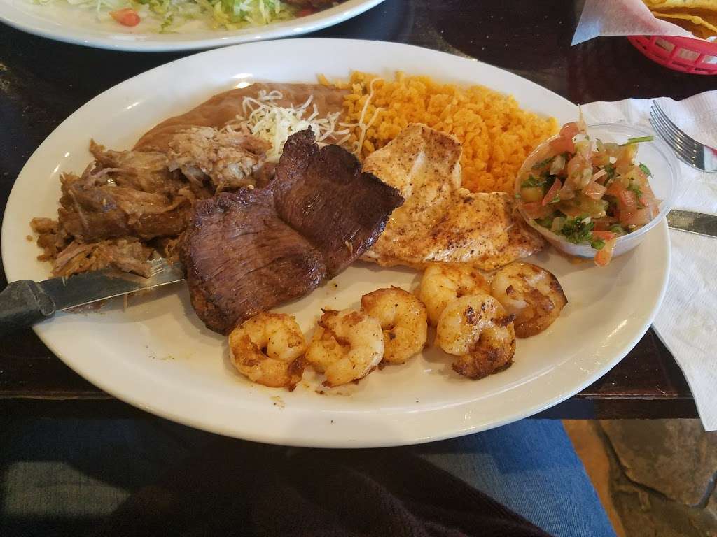 El Salto Restaurant | 5031 E Lincoln Hwy, Merrillville, IN 46410 | Phone: (219) 940-9955