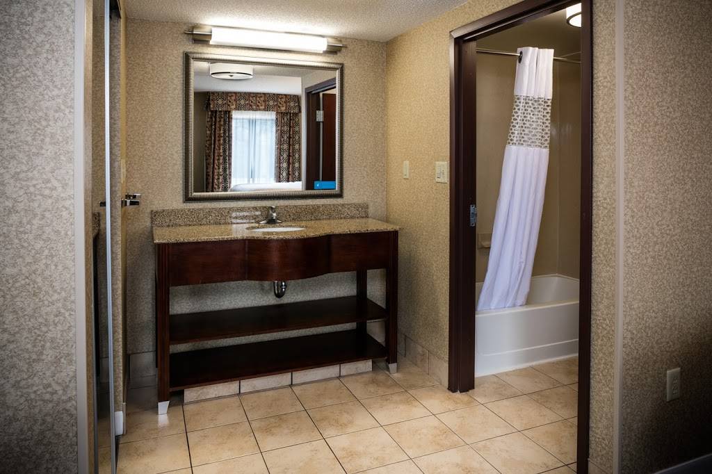 Hampton Inn & Suites Toledo-Perrysburg | 9753 Clark Dr, Rossford, OH 43460 | Phone: (419) 662-8800