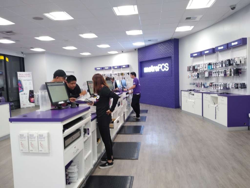 Metro by T-Mobile | 11091 Beach Blvd, Stanton, CA 90680, USA | Phone: (714) 730-2882