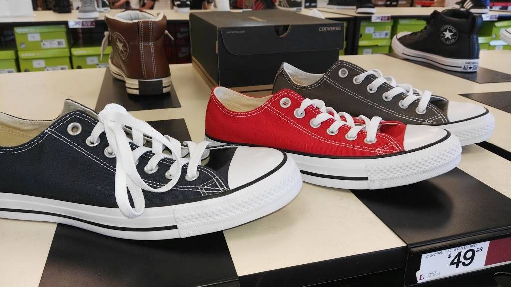 Famous Footwear | MADISON EAST, 4725 E Towne Blvd, Madison, WI 53704, USA | Phone: (608) 440-6856