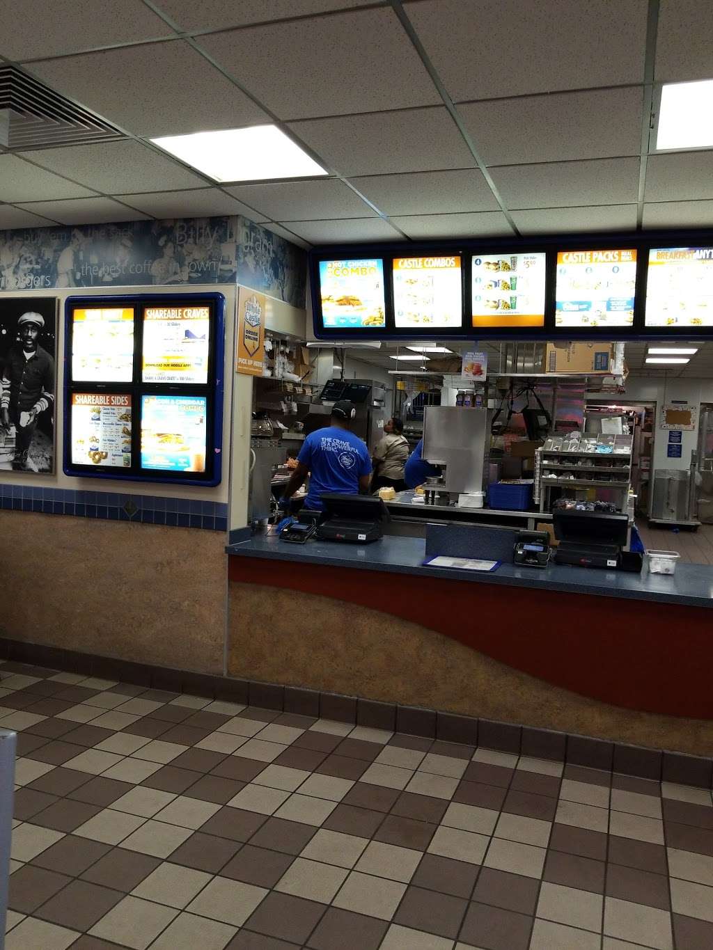 White Castle | 7912 S Pulaski Rd, Chicago, IL 60652, USA | Phone: (773) 585-1296