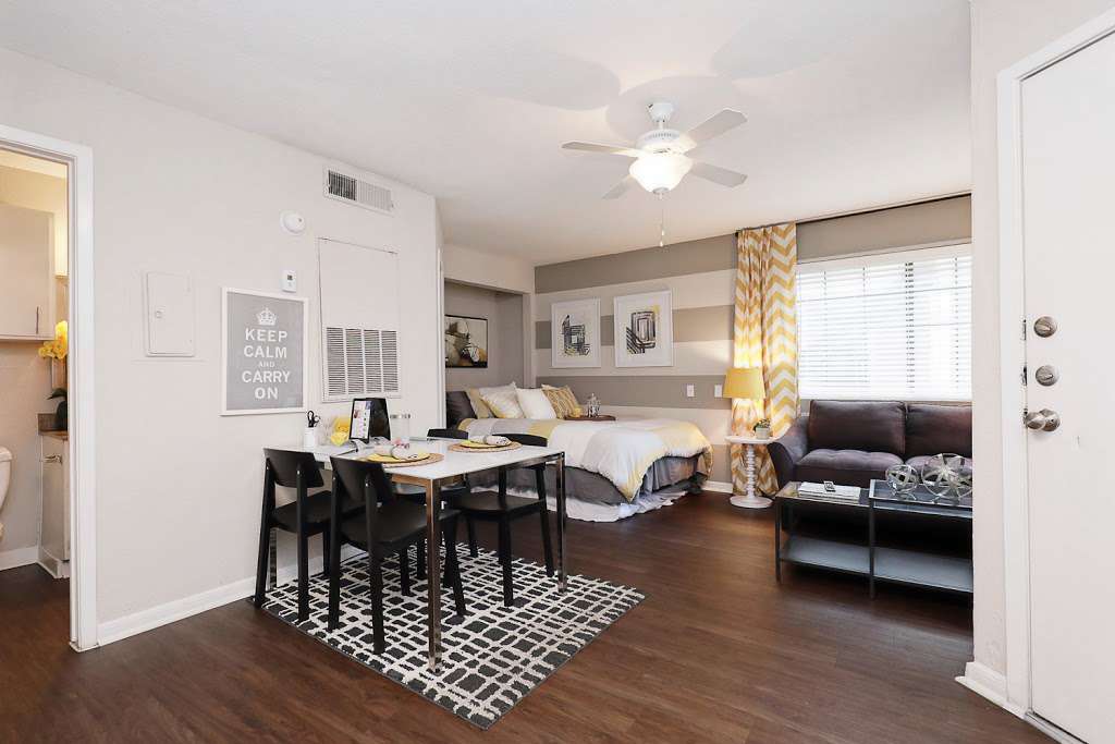 Westchase Creek Apartments | 3000 Woodland Park Dr, Houston, TX 77082, USA | Phone: (281) 771-0280