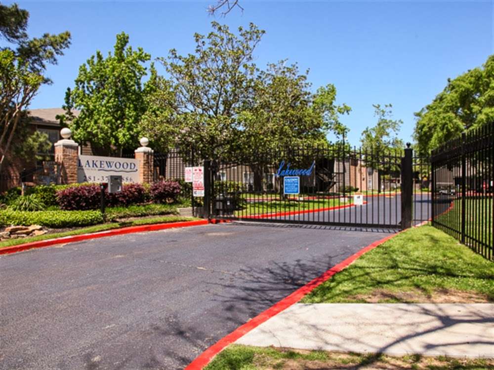 Lakewood Apartments | 11000 Gatesden Dr, Tomball, TX 77377, USA | Phone: (281) 843-1799