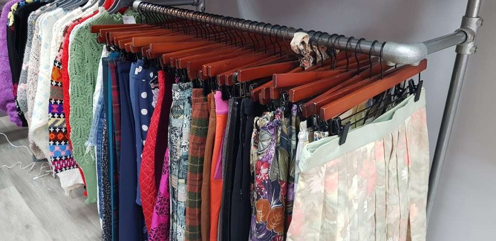 Scarlet Vintage & Retro | 3 Broad Walk, Harlow CM20 1HX, UK | Phone: 01279 412516