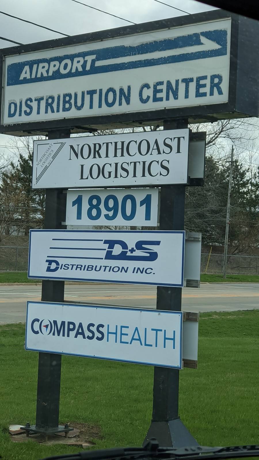 North Coast Logistics - moving company  | Photo 4 of 5 | Address: 18901 Snow Rd, Brook Park, OH 44142, USA | Phone: (216) 362-7159