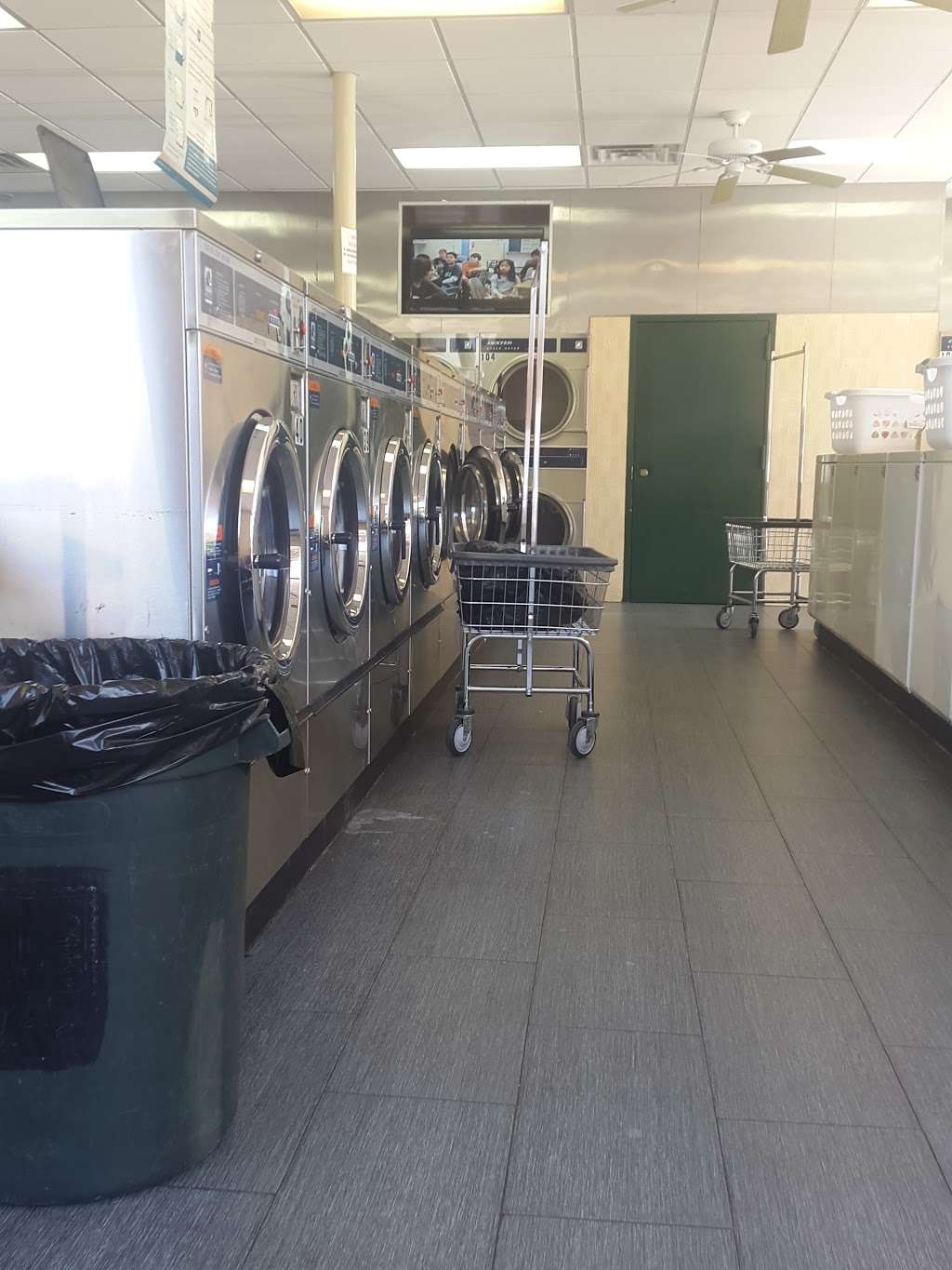 22nd Ave Laundromat | 4507 22nd Ave, Mt Rainier, MD 20712, USA | Phone: (240) 764-6086