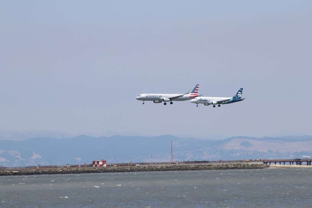 Airport plane watch area | Bay Trail Access, Burlingame, CA 94010, USA