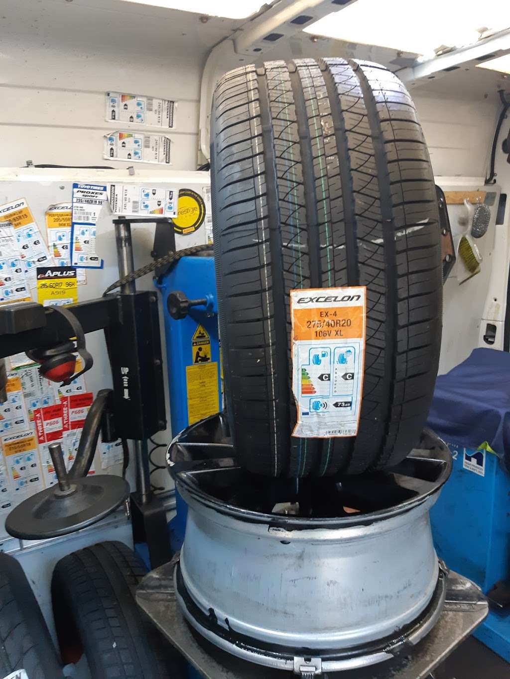 24 hour mobile tyre fitting south london | 39B Rye Hill Park, Peckham, London SE15 3JN, UK | Phone: 07709 519254