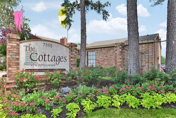 The Cottages of Cypresswood Apartments | 7203 Oakwood Glen Blvd, Spring, TX 77379, USA | Phone: (281) 370-9156