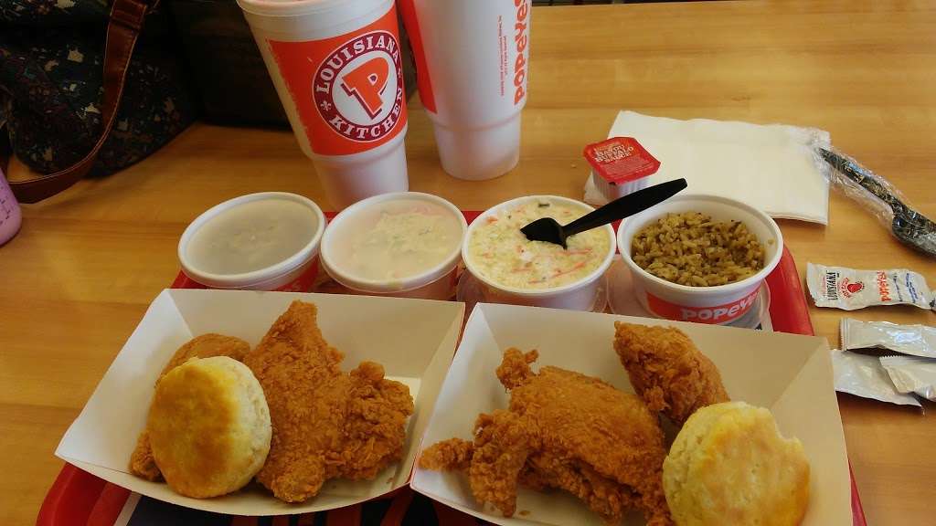 Popeyes Louisiana Kitchen | 2005 W Broadway Rd, Mesa, AZ 85202, USA | Phone: (480) 733-8160