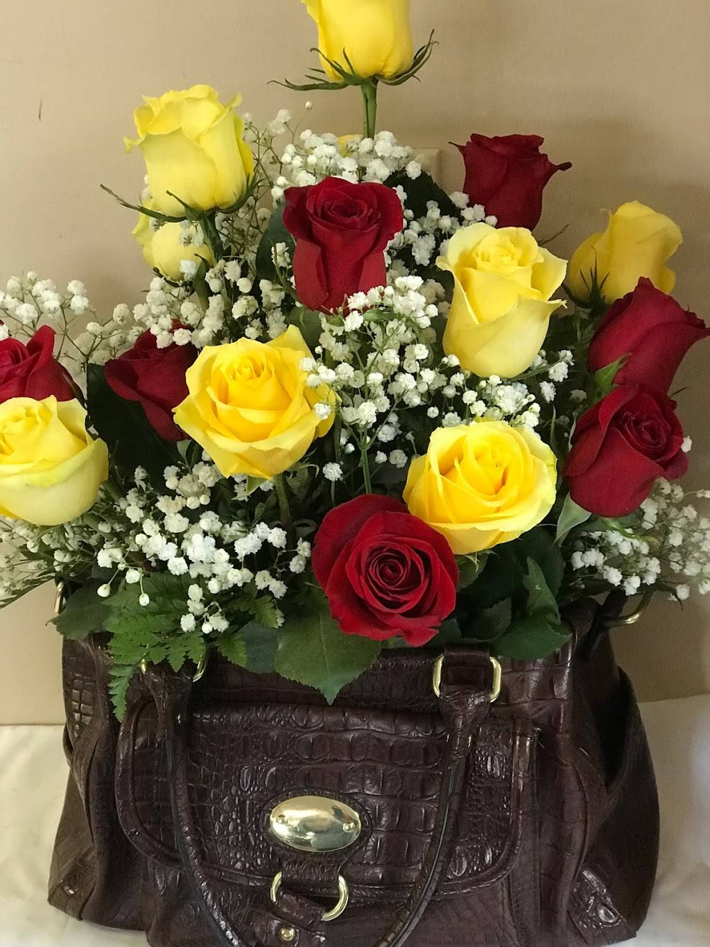 Wilson Florist & Gifts | 1328 Main St, Gardendale, AL 35071, USA | Phone: (205) 631-8754