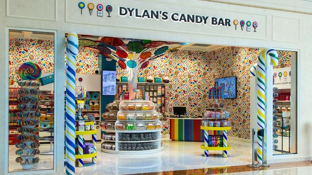 Dylan S Candy Bar 10 N Milwaukee Ave 1st Floor Glenview Il Usa