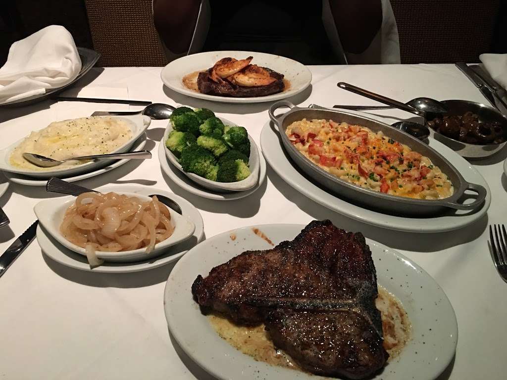 Ruths Chris Steak House | 933 Skokie Blvd, Northbrook, IL 60062, USA | Phone: (847) 498-6889