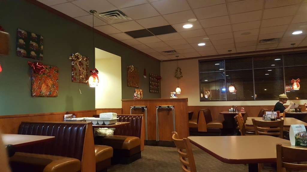 Dennys | 4760 East Cesar E Chavez Avenue, Los Angeles, CA 90022, USA | Phone: (323) 263-3440