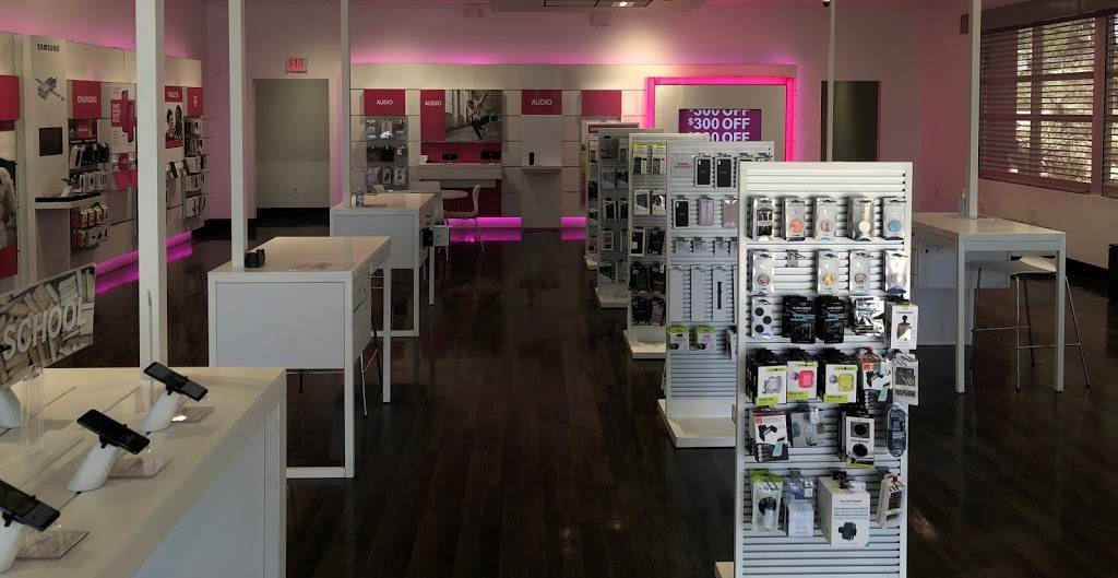 T-Mobile | 3820 W Lake Mead Blvd Suite 110, North Las Vegas, NV 89032, USA | Phone: (702) 631-1672