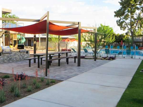 Solaire on Scottsdale Apartments | 801 E McKellips Rd, Tempe, AZ 85281, USA | Phone: (480) 656-5500