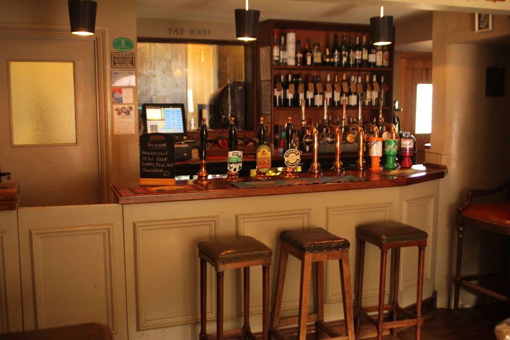 The Leather Bottle | Leather Bottle/The St, Chelmsford CM3 1HG, UK | Phone: 01245 237291