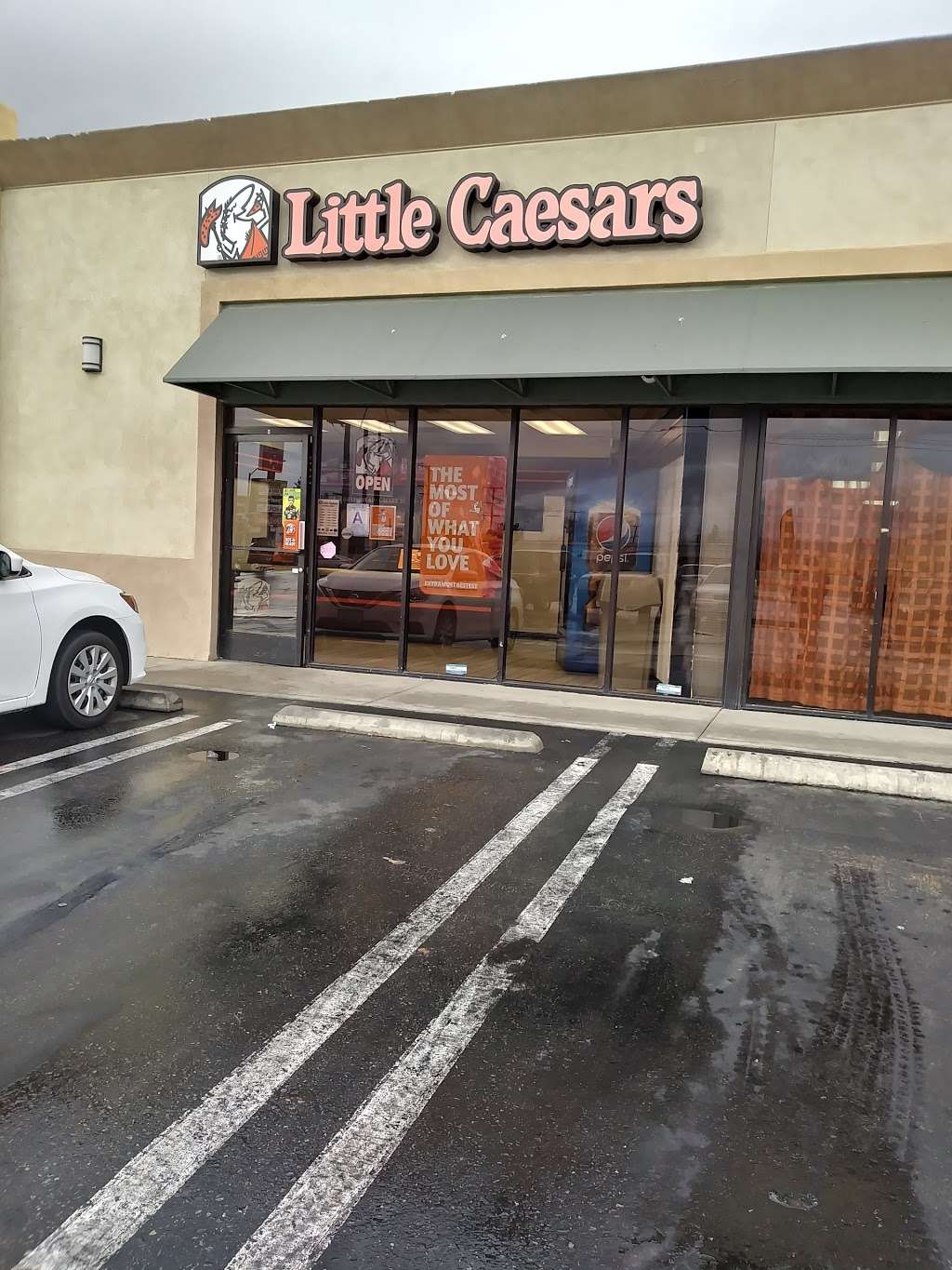 Little Caesars Pizza | 20920 Bear Valley Rd, Apple Valley, CA 92308 | Phone: (760) 247-0100