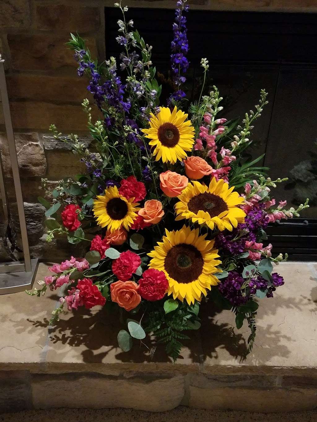 Twins Flowers & Home Decor | 14170 W National Ave, New Berlin, WI 53151 | Phone: (262) 796-8777