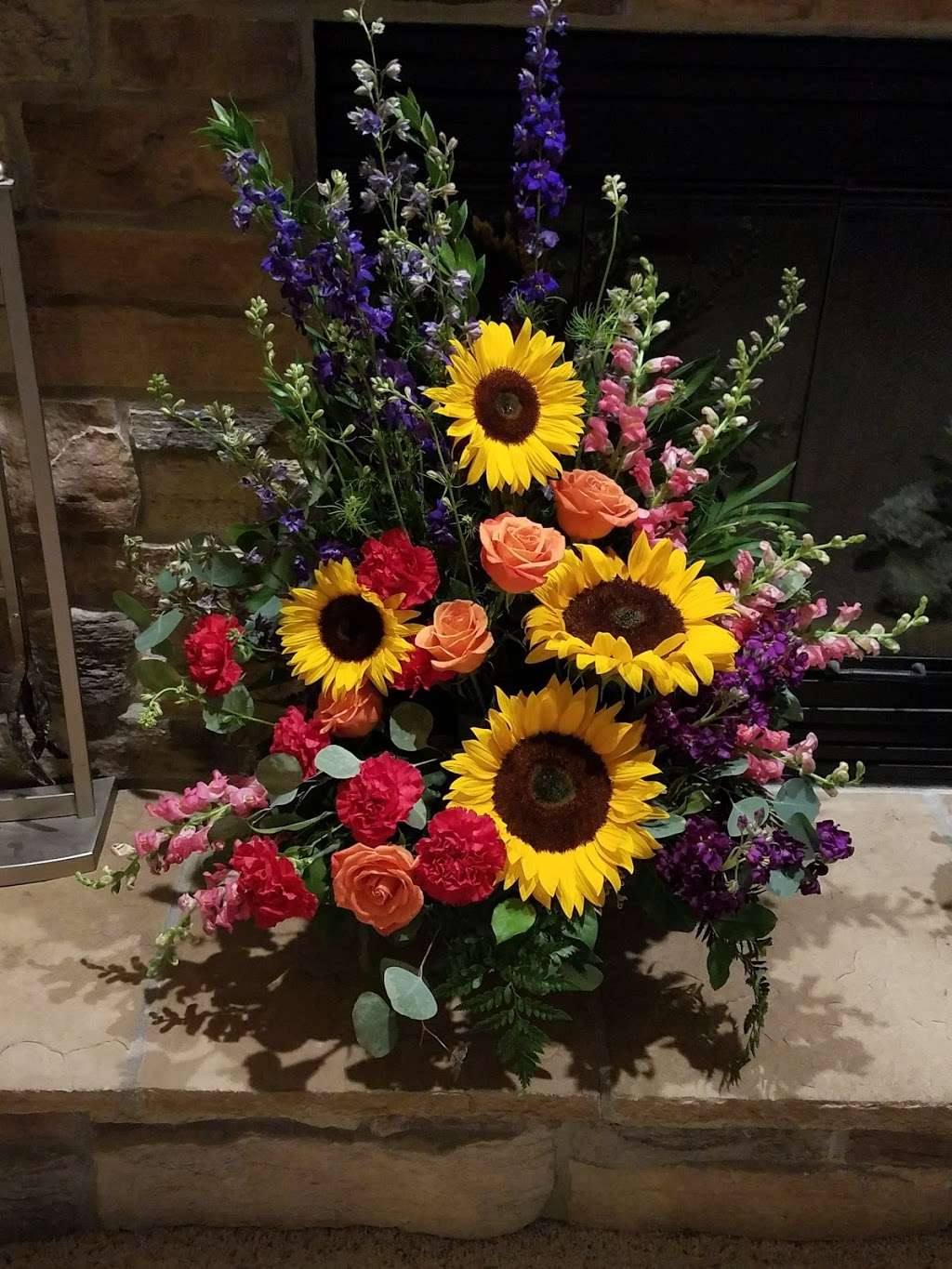 Twins Flowers & Home Decor | 14170 W National Ave, New Berlin, WI 53151, USA | Phone: (262) 796-8777