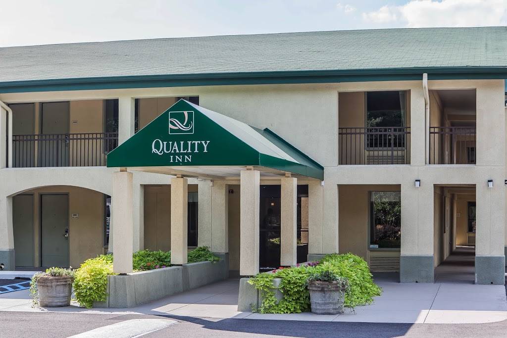 Quality Inn | 4 S New Middletown Rd, Media, PA 19063, USA | Phone: (610) 565-5800