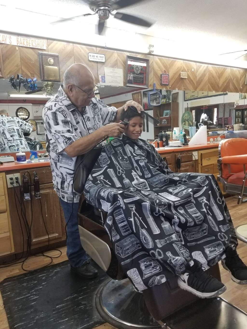 Rays Barber Shop | 1813 Castroville Rd, San Antonio, TX 78237, USA | Phone: (210) 438-5680