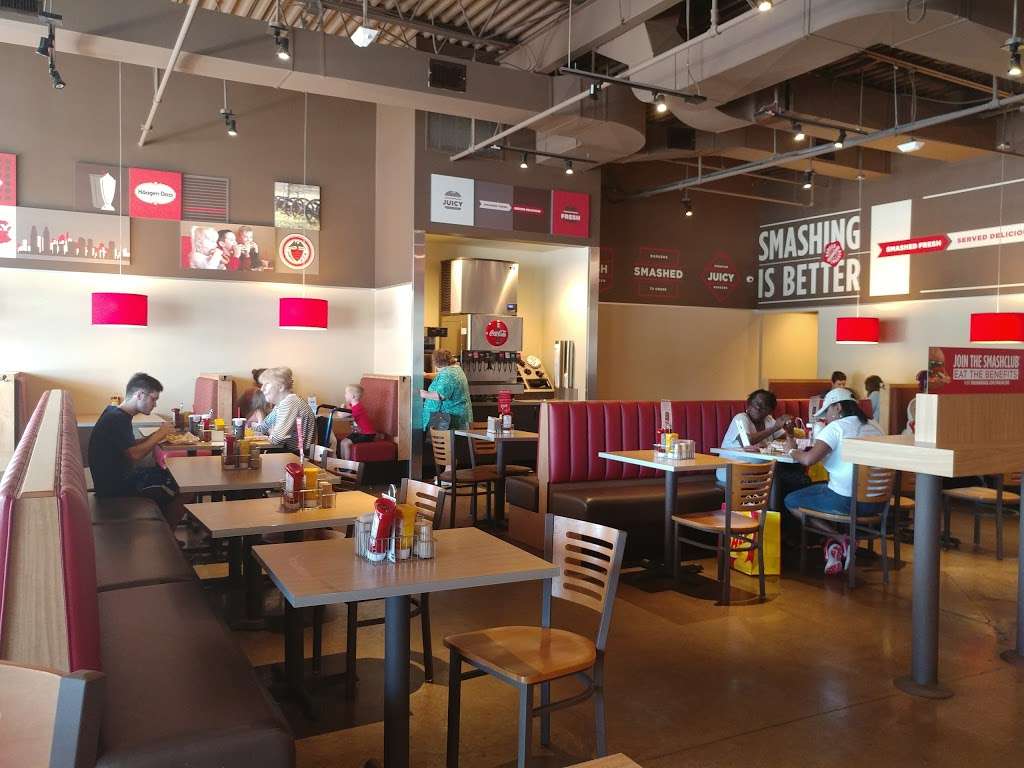 Smashburger | 400 S State Rd, Springfield, PA 19064, USA | Phone: (484) 471-3249