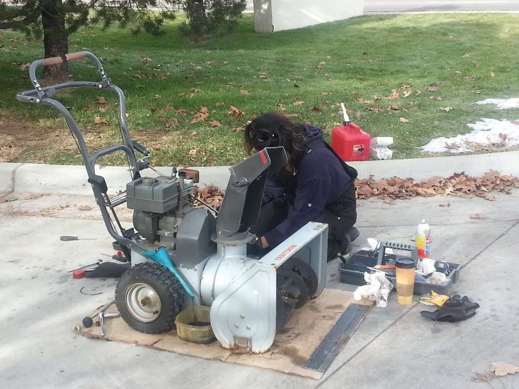 Small Engine | Lawn Mower | Snowblower Repair | Denver | Aurora  | 1225 S Zeno Cir c, Aurora, CO 80017, USA | Phone: (720) 298-6397