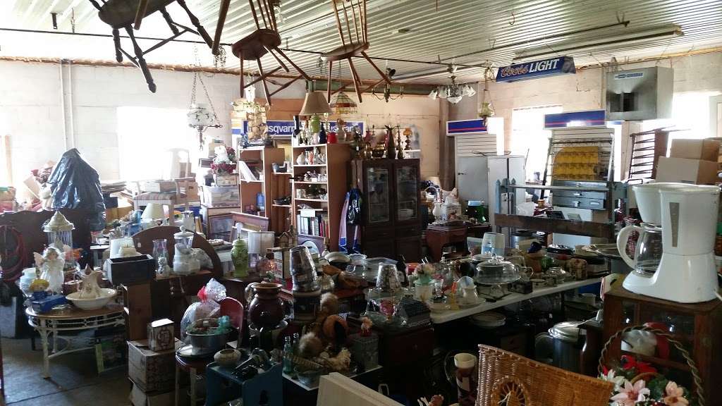 Little Bit Of Everythin Thriftiques And More | 36295 Old Ocean City Rd, Willards, MD 21874, USA | Phone: (410) 835-8800